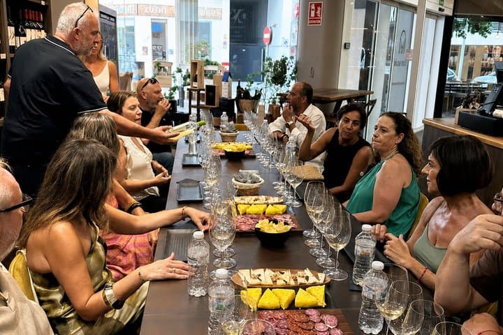 Dégustation de vins andalous à Málaga : 5 vins et spécialités locales — photo 2