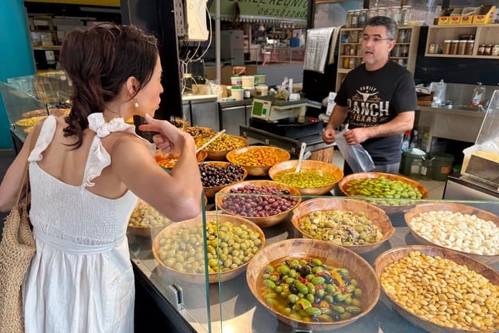 Markttour und Kochen eines Gerichts aus Bordeaux in meiner historischen Wohnung — Foto 4