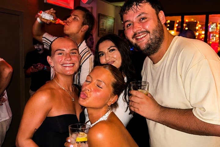 Tour dei Pub di Monaco con Ingressi in Discoteca e Shot