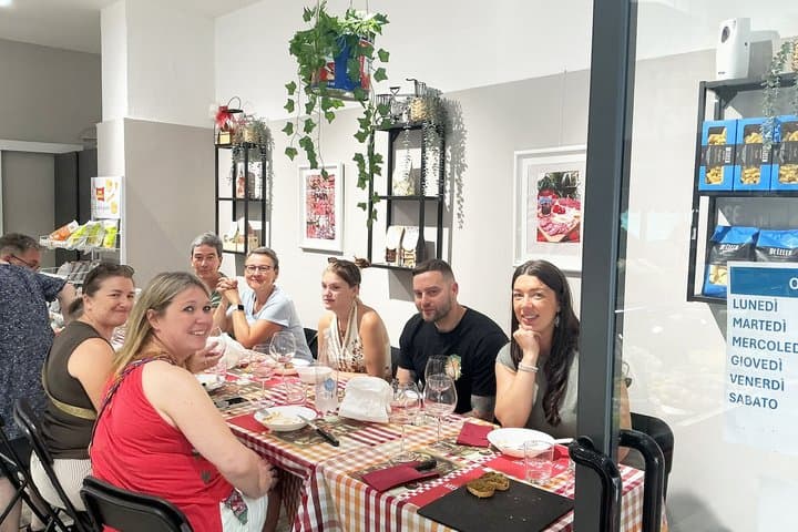 Tour Gourmet di Cibo e Vini Toscani a Pisa