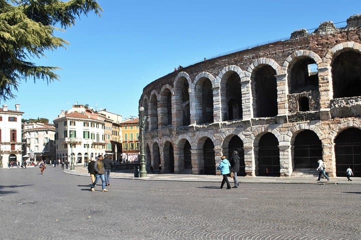 Entrada a la Arena de Verona con Acceso Prioritario