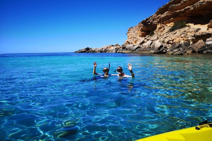 Tour Guiado de Snorkel en Cuevas y Aguas Cristalinas de Ibiza — foto 3