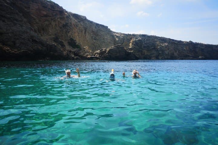 Tour Guiado de Snorkel en Cuevas y Aguas Cristalinas de Ibiza — foto 5