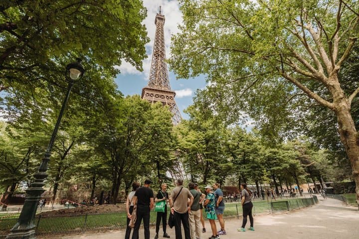 Paris Highlights Tour: Eiffelturm, Notre Dame & Louvre Eintritt — Foto 4