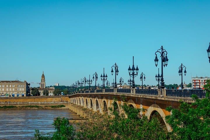 Tour Autoguidato della Storia e del Vino di Bordeaux — foto 3