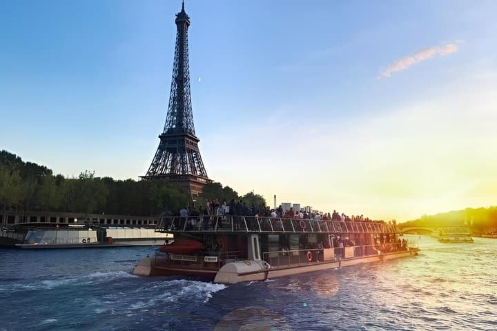 Crociere panoramiche sul fiume Senna a Parigi — foto 1