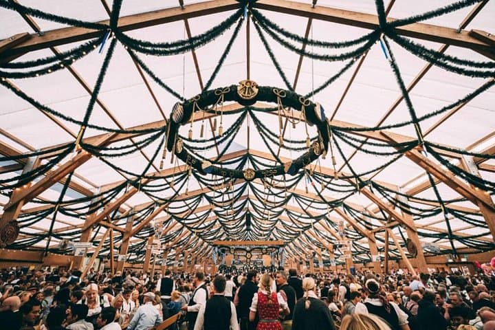 Visite guidée du soir à l'Oktoberfest de Munich avec nourriture et boissons — photo 4