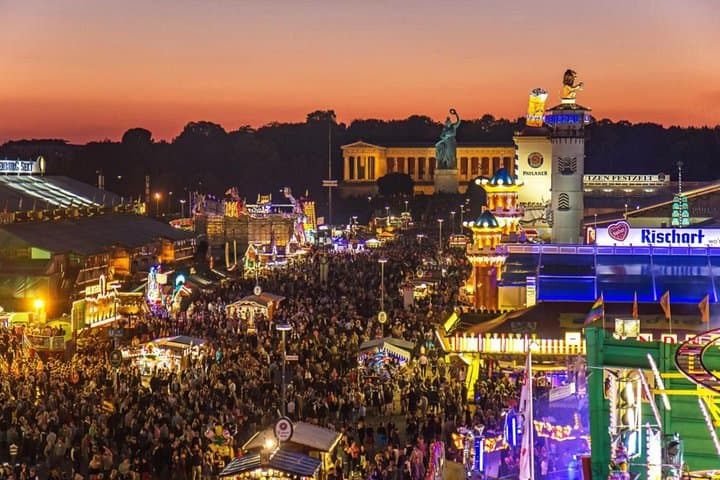 Visite guidée du soir à l'Oktoberfest de Munich avec nourriture et boissons