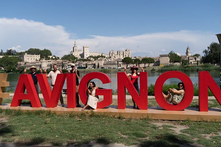 Marseille Küstenausflug: Avignon & Châteauneuf du Pape Weinprobe — Foto 5