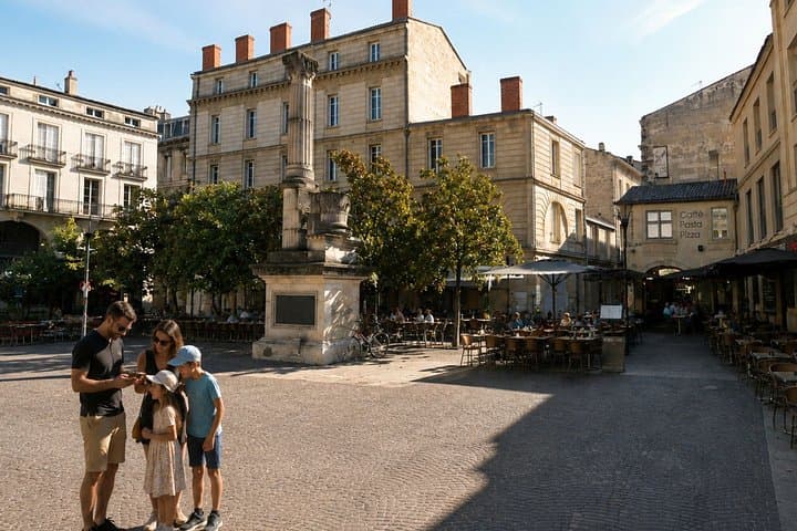 Caccia al Tesoro e Tour a Piedi Autoguidato a Bordeaux