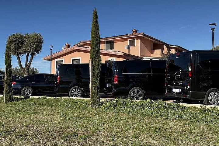 Luxuriöser privater Transfer vom Zentrum Mailands zum Flughafen Malpensa — Foto 3