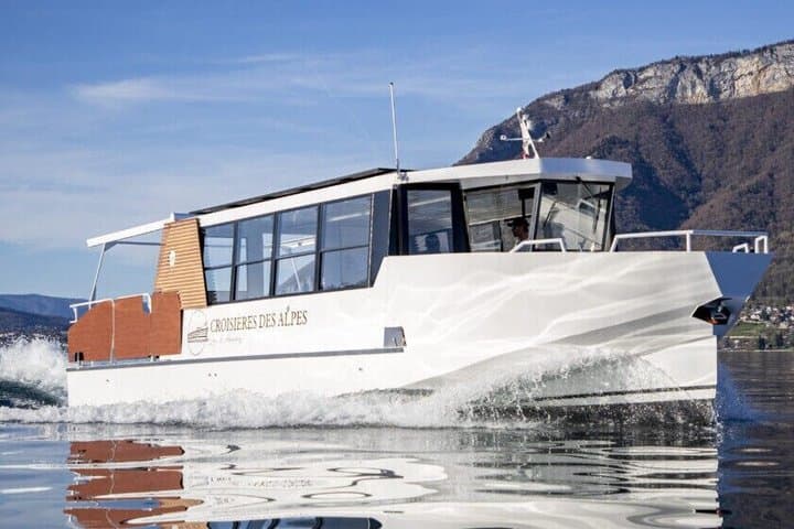 Transfert privé et croisière panoramique d'1 heure sur le lac d'Annecy — photo 1