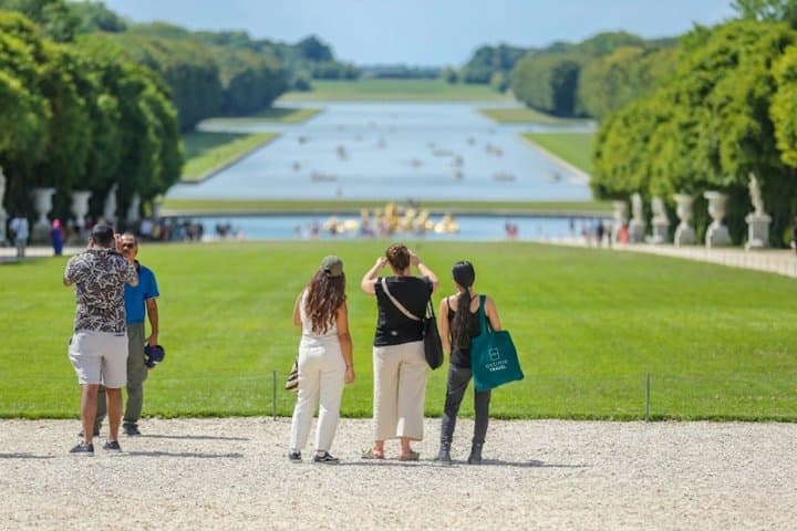 Excursión de un día en grupo reducido a Giverny y Versalles desde París con almuerzo — foto 3
