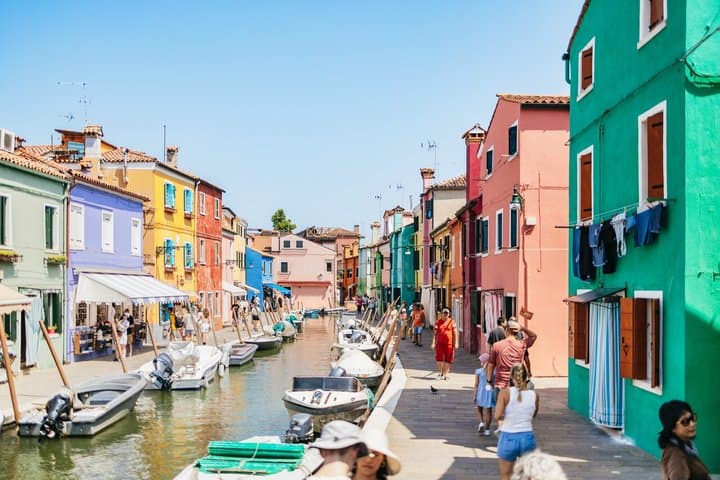 Visite guidée des îles Murano et Burano en petit groupe par bateau privé — photo 4