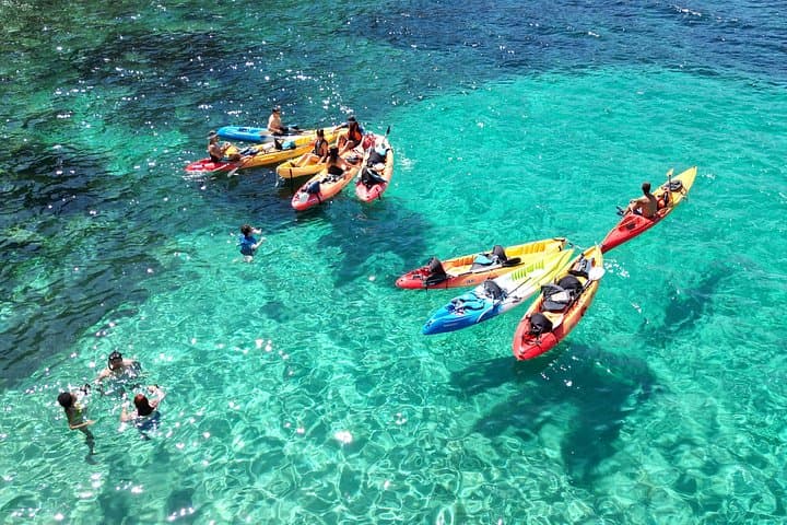 Excursion en kayak et snorkeling dans les grottes d'Ibiza