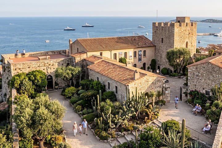 Tour a pie personalizable en Cannes