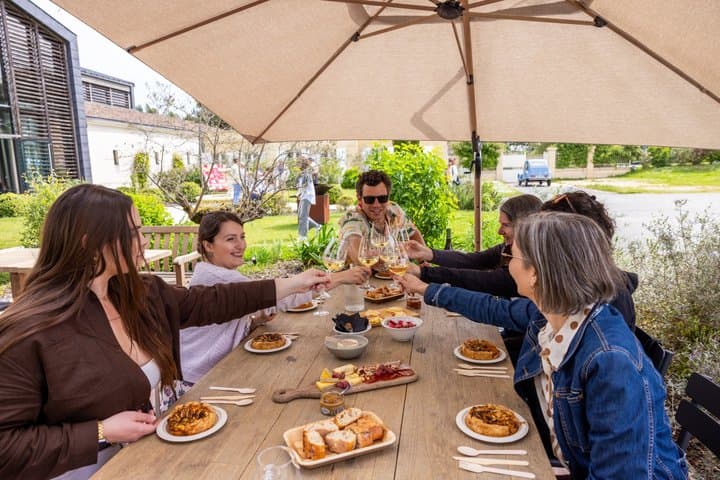 Graves & Saint-Emilion Wein Tour | 3 Châteaux & Gourmet Picknick