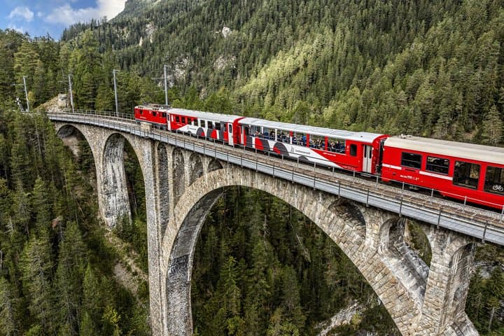 St Moritz &amp; Swiss Alps Day Trip with Bernina Red Train from Milan — photo 4