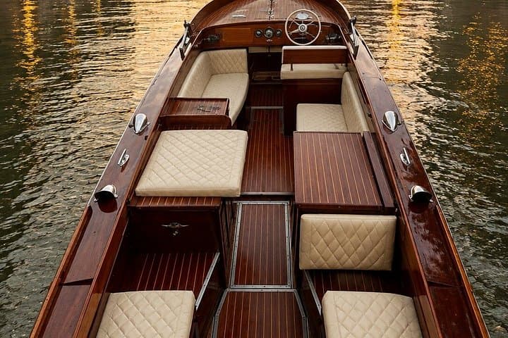 Privater Luxus-Vintage-Bootsausflug auf dem Tiber in Rom — Foto 3