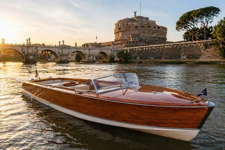 Privater Luxus-Vintage-Bootsausflug auf dem Tiber in Rom — Foto 2