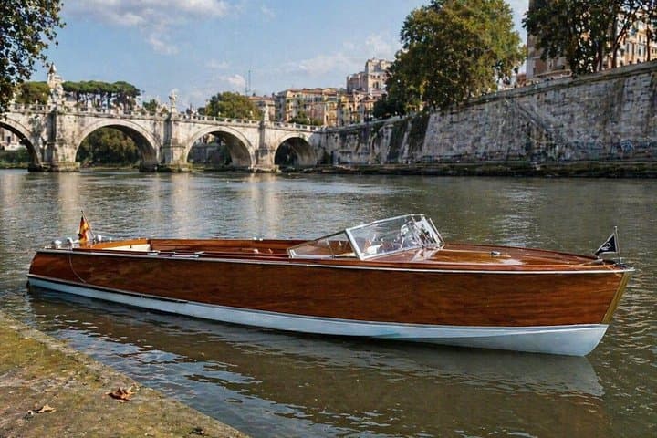 Privater Luxus-Vintage-Bootsausflug auf dem Tiber in Rom — Foto 4