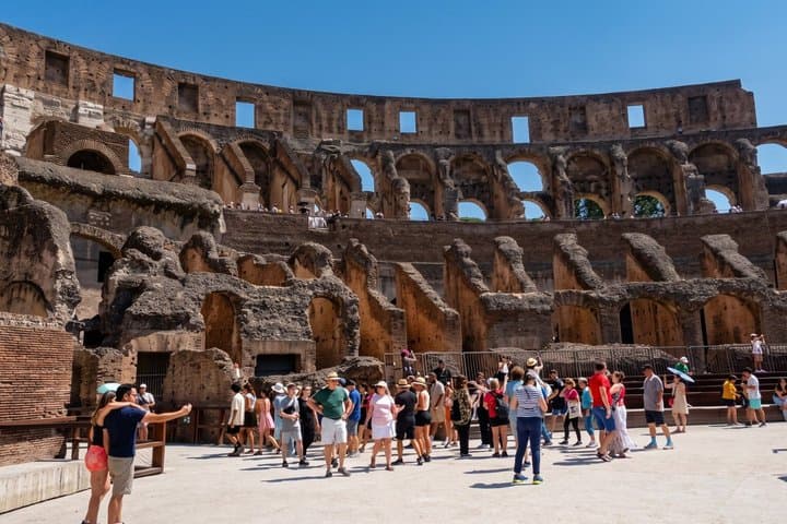 Tour Guidato del Pavimento dell'Arena del Colosseo, Foro Romano e Palatino — foto 4