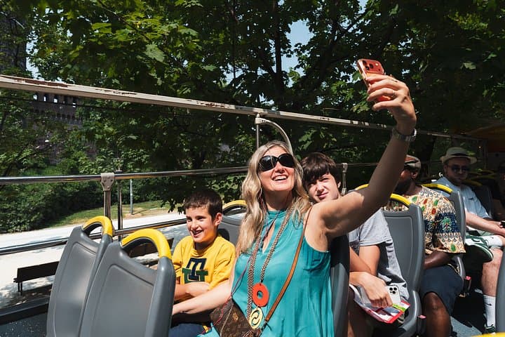 Visite de Milan en bus à arrêts multiples pendant 24 heures avec guide audio — photo 2
