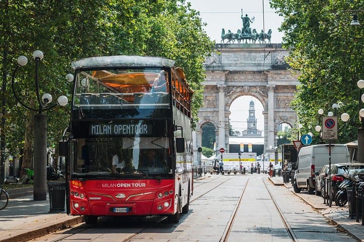 Visite de Milan en bus à arrêts multiples pendant 24 heures avec guide audio