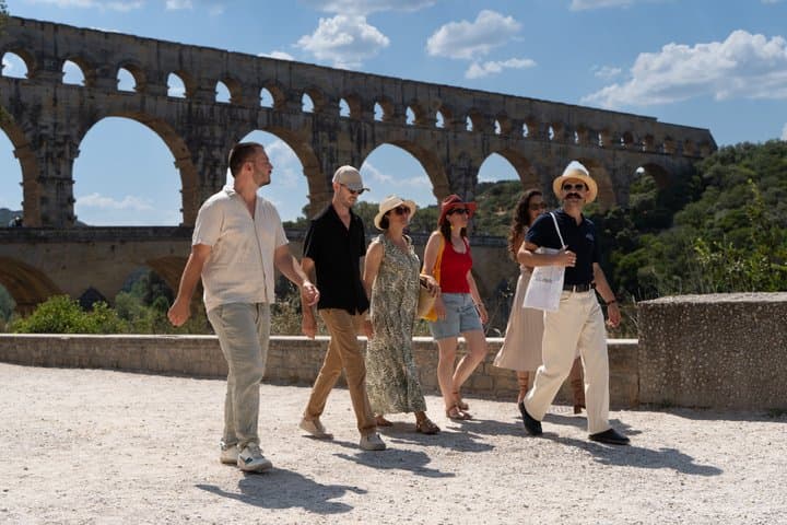 Excursion d'une journée en Provence depuis Marseille : Baux, Pont du Gard, Avignon — photo 1