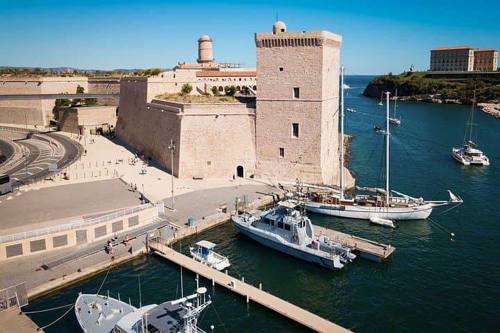 Chasse au Trésor et Visite Autoguidée des Points Forts de Marseille — photo 3