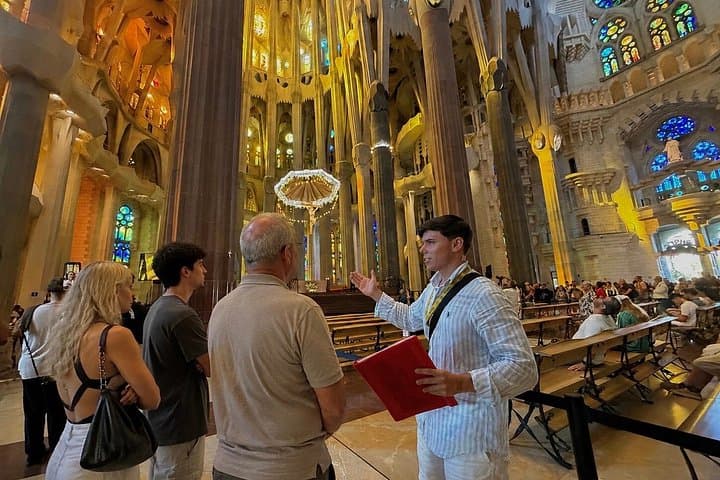 Tour Privado de la Sagrada Familia con Acceso Sin Colas
