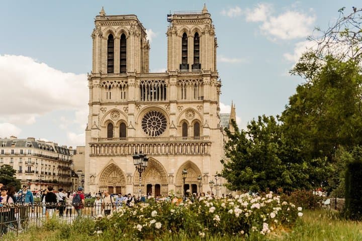 Paris Highlights Tour: Eiffelturm, Notre Dame & Louvre Eintritt — Foto 5
