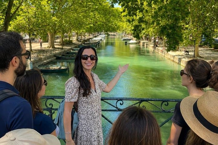 Tour a Pied nel Centro Storico di Annecy tra Canali e Lago — foto 4