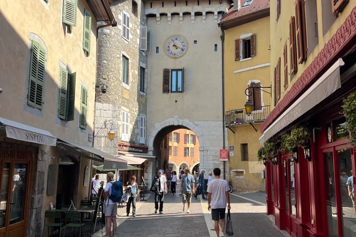 Tour a Pied nel Centro Storico di Annecy tra Canali e Lago — foto 5