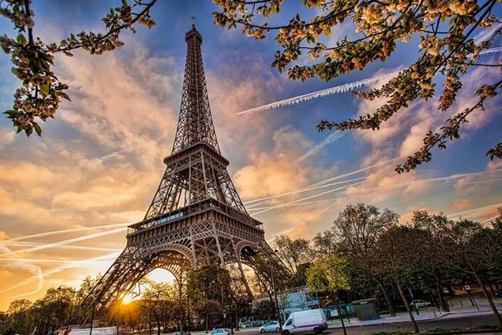 Tour de la Torre Eiffel con Crucero Opcional por el Río