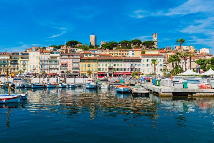 Altstadt von Cannes und Riviera-Aussichten von Nizza