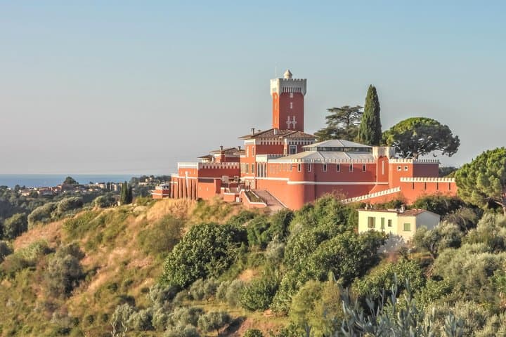 Schöne Weinverkostungstour durch die Landschaft von Nizza mit Château de Crémat