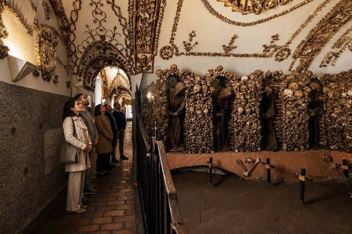 La visite originale des cryptes et catacombes romaines avec transferts — photo 2