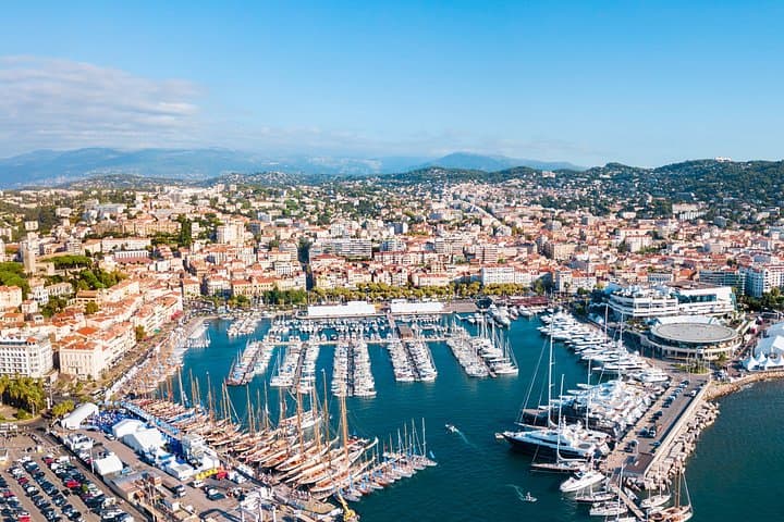 Recorrido a pie por Cannes: del casco antiguo al puerto y sitios del Festival de Cine