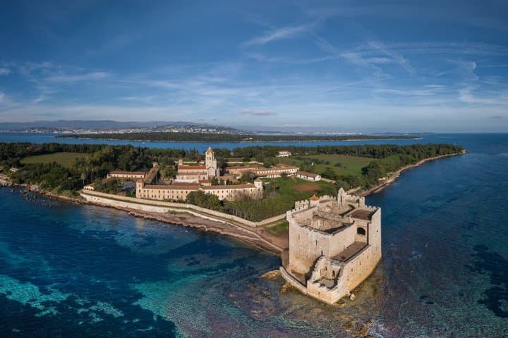 Fuga a Saint-Marguerite: Scopri il Paradiso Segreto di Cannes — foto 4