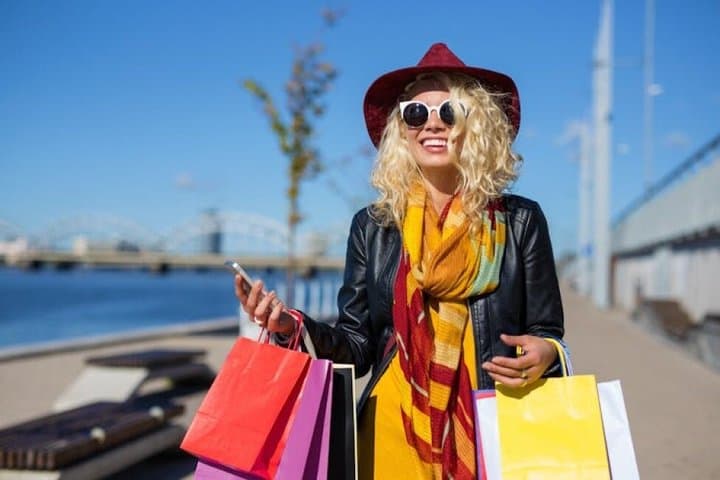 Excursión de ida y vuelta en autobús al Serravalle Designer Outlet desde Milán — foto 2
