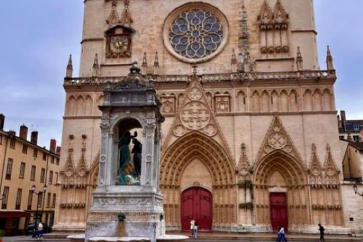 Tour Privado a Pie por la Colina de Fourvière en el Viejo Lyon — foto 4