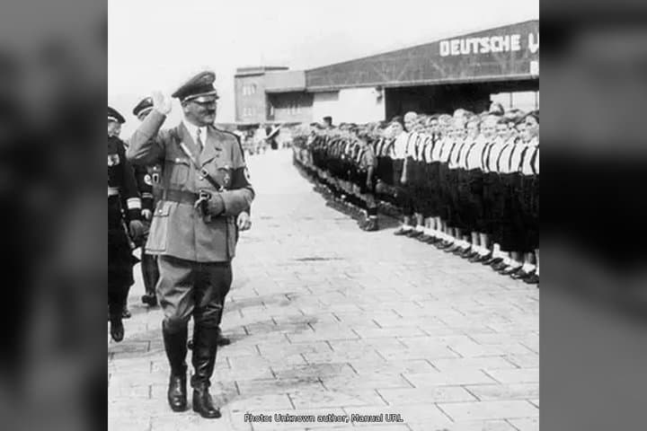 Hitler-Walking-Tour Hamburg Audio Guide — Foto 5