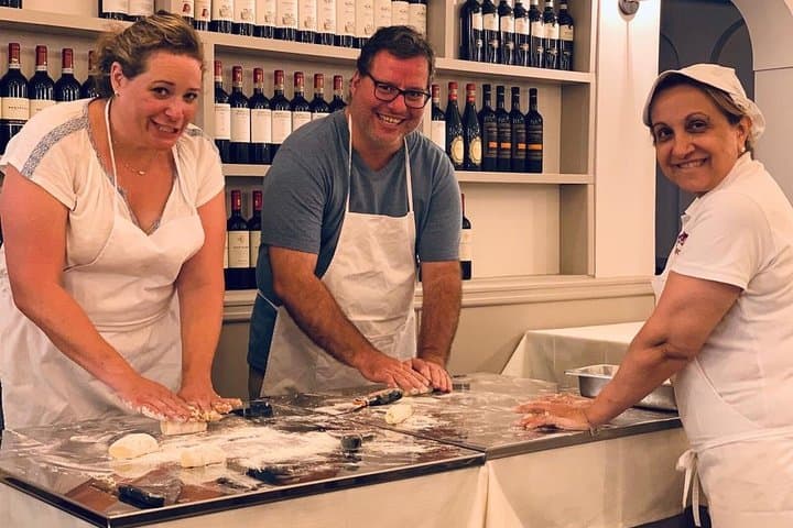 Bologna: Pasta- und Tiramisu-Kochkurs in kleiner Gruppe mit Wein — Foto 1