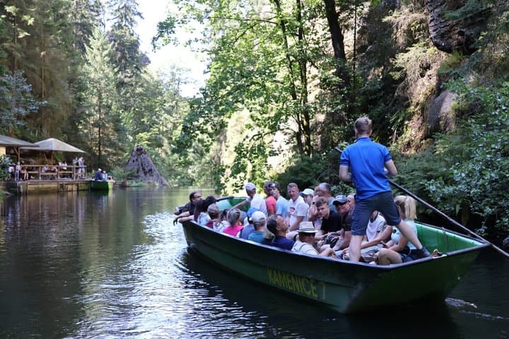 Bastei-Brücke, Bootstour durch die Schluchten &amp; Narnia-Felsen Tour ab Dresden — Foto 1