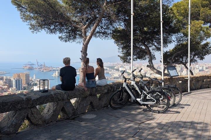 Malaga: Tour in E-Bike di 3 Ore — foto 5