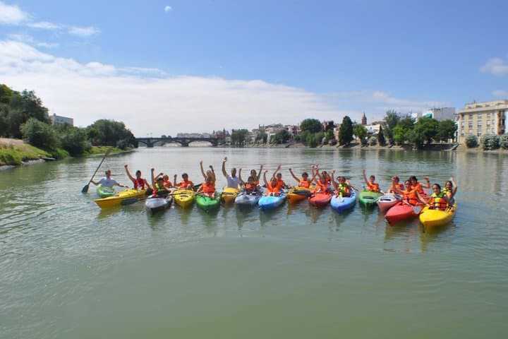 Sevilla: Paseo en Kayak Guiado por el Río con Guía Experto — foto 3