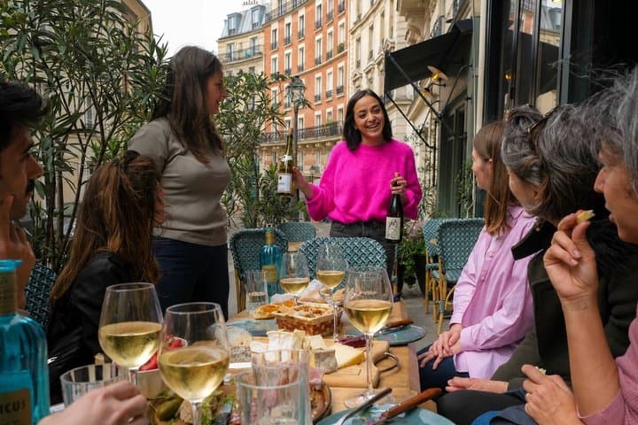 Tour Gastronómico en Montmartre y Experiencia de Vino Francés — foto 1