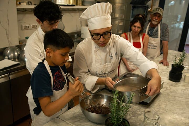 Cours de fabrication de pizza à Florence avec gelato et vin à volonté — photo 4