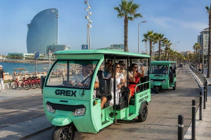 Barcelona Stadtbesichtigung mit privatem Tuk Tuk — Foto 3